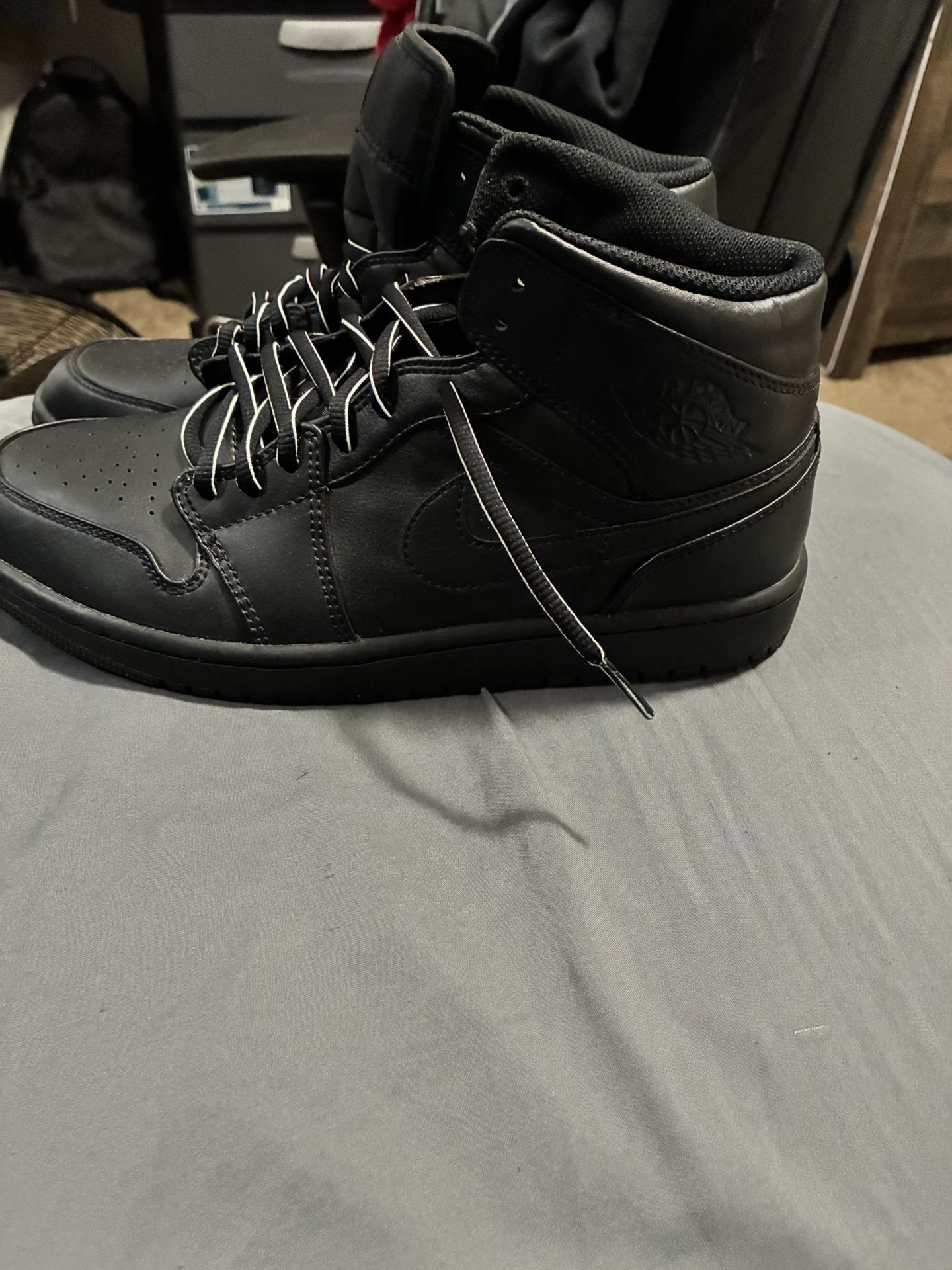 Jordan 1 Triple Black Size 9