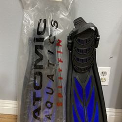Atomic Aquatics Split Fins - Medium / Blue