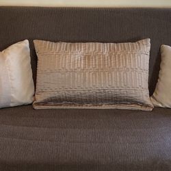 Decorative Pillows 