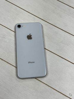 Unlocked iPhone 8 📱 – Compatible with All Carriers! Get Yours Today!