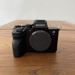 Sony A7Siii With 2 Viltrox Lens + All The Extras For Vlogging And Cinematography! 