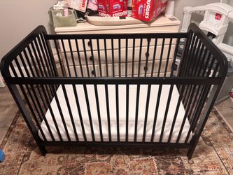 Convertible Crib and Graco Mattress