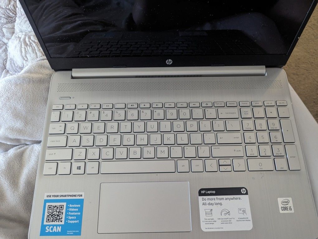 HP Laptop 15-dy1043dx