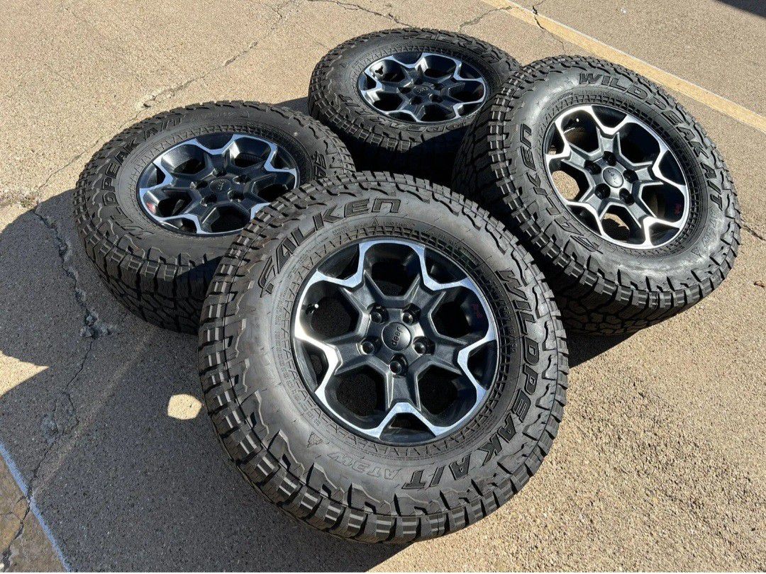 Jeep Rubicon OEM Wheels & Tires 