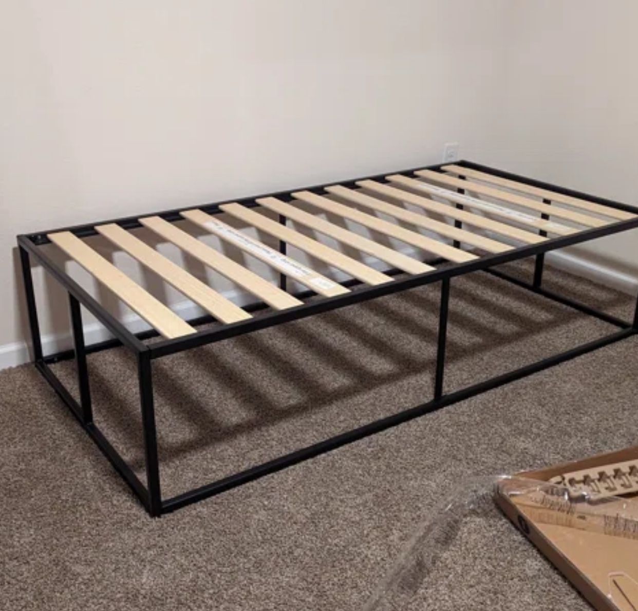 18” Metal bed frame Twin 