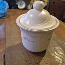Pfaltzgraff 1.5 Quart Stoneware canister with lid