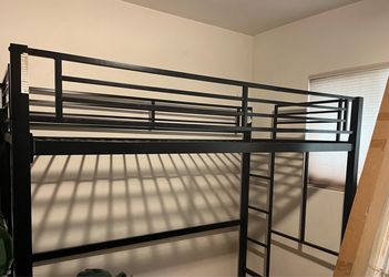 Teen/kid 4 pc Bedroom Set