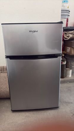 Whirlpool mini frige