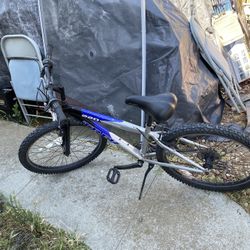 Trek MT220 24” Mountain Bike
