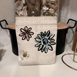 Coach Y2K Bee Crossbody 
