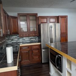 Complete Luxury Kitchen Setup – Solid Wood Cabinets, Island & Stainless Appliances (Removal + Installation Included) – $6,500
