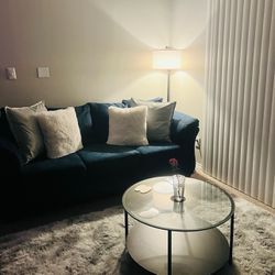Living room: Sofa and Coffee Table 