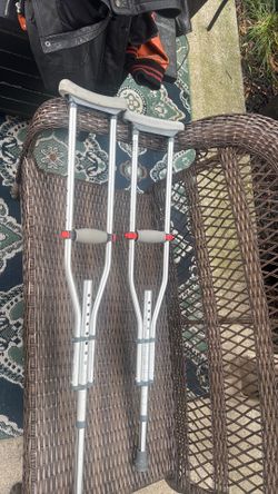 New adult crutches