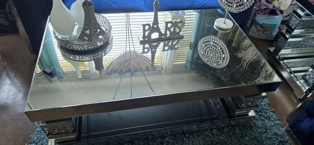 Mirrored Coffe Table Wt End Tables