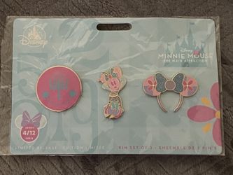Disney Minnie Mouse Main Attraction Small World Pins