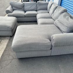 Modern Sectional Couch Gray With Ottoman,  🛋 Very Nice 🛋 