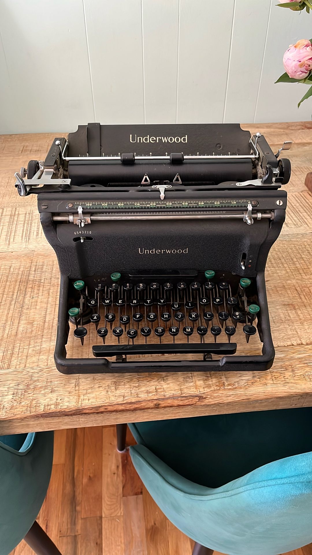 1940s Underwood Typewriter With Case