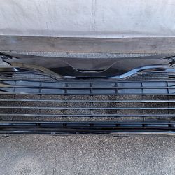 2021-2023 TOYOTA CAMRY XLE FRONT BUMPER USED ORIGINAL