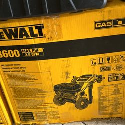 Presure Washer Dewalt 3600 Psi Powered By Honda 2,5