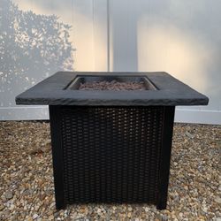 Endless Summer LP Gas Outdoor Fireplace Propane Fire Pit Table