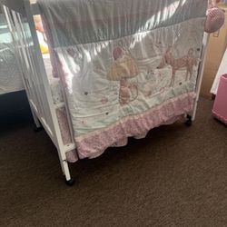 Delta Children Portable Folding Mini Crib with Mattress – Excellent Condition