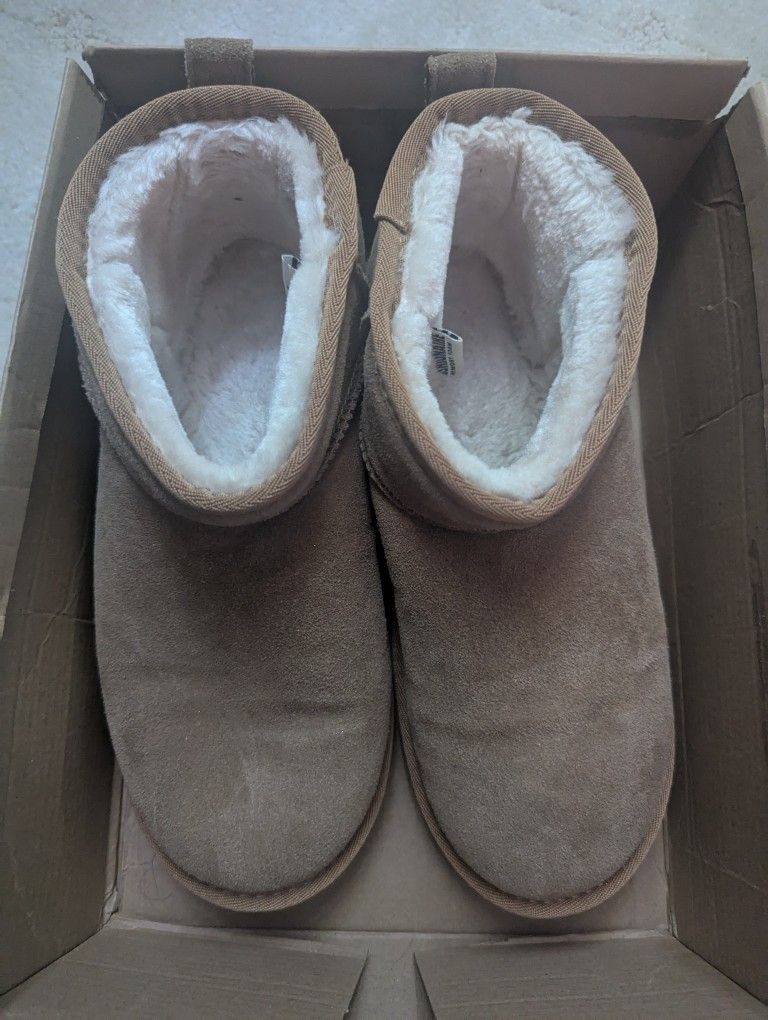 Cushionaire Suede Boots
