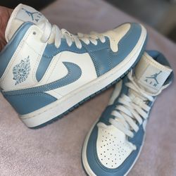 🏀🔥 Air Jordan 1 Mid GS “Legend Blue” – Size 6Y – Like New / Deadstock 🔥🏀