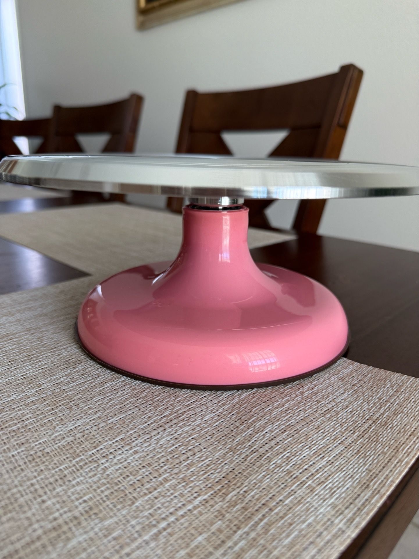 Cake turntable