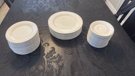 Tienshan Fine China J.X. Dinner Set   7 Dinner Plates 10 1/2”  14 Salad Plates 7 1/2”   16 Dessert/Coffee Plates 6” 
