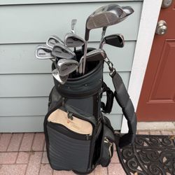 Mens Dyna Tour matching golf club set.  With golf bag right handed