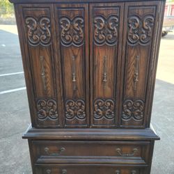 Vintage Red Lion Bedroom Set