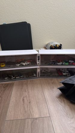 Hotwheels display and cars