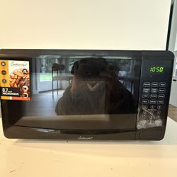 Microwave Oven 