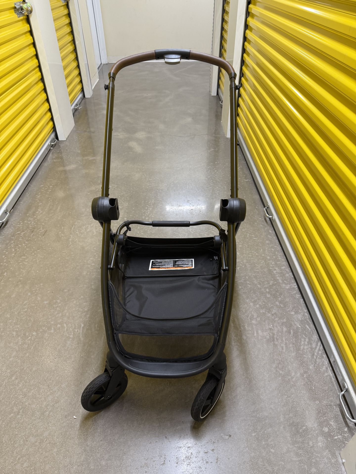 Maxi-Cosi Zelia Luxe 5 in 1 Modular Travel System Stroller Frame New Hope Black