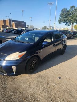 Toyota Priuz Gen3 2014 For Sale!!!!!