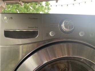 Dryer LG digital on good condition.