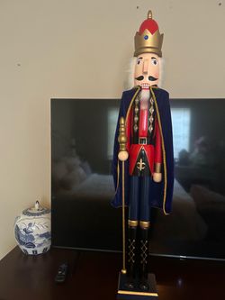 42 inch wooden Christmas king nutcracker