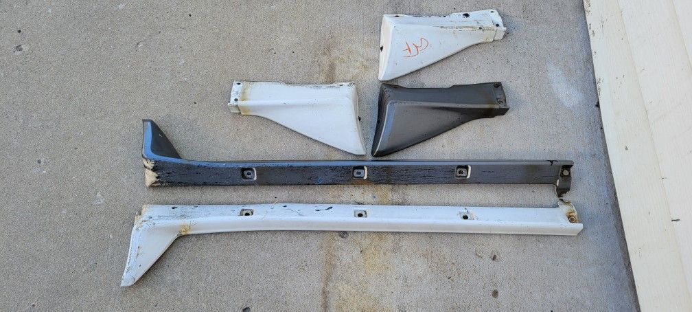 AE92 Toyota Corolla GTS side skirts. 88-92