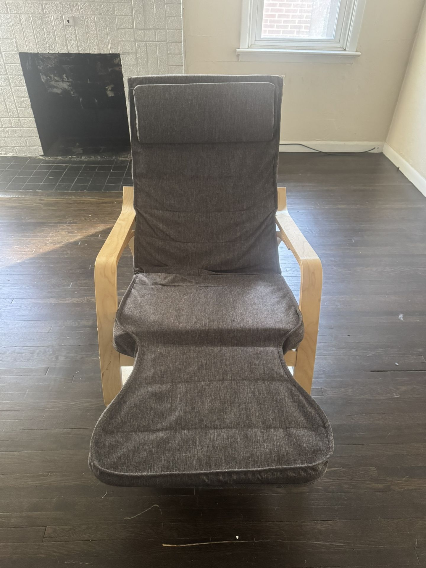 Wooden Rocking Chair With Cushion (recliner)