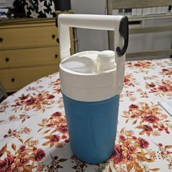 IGLOO 1/2 gallon Jug