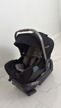 Nuna PIPA Infant Car Seat with Base