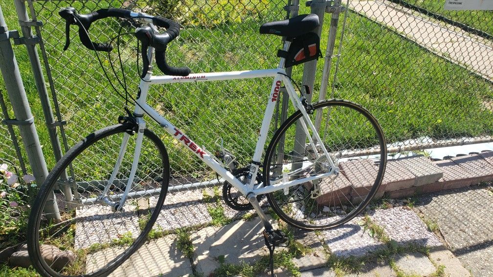 28" Trek 1000 Aluminum Mountain and Road Bike with Some New Upgrades