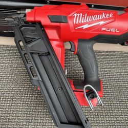 Milwaukee 30° Framing Nailer
