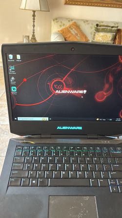 Allienware gaming laptop / with cd games