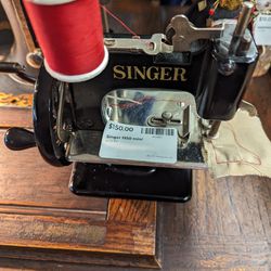 Mini Singer Sewing Machine Sews Great