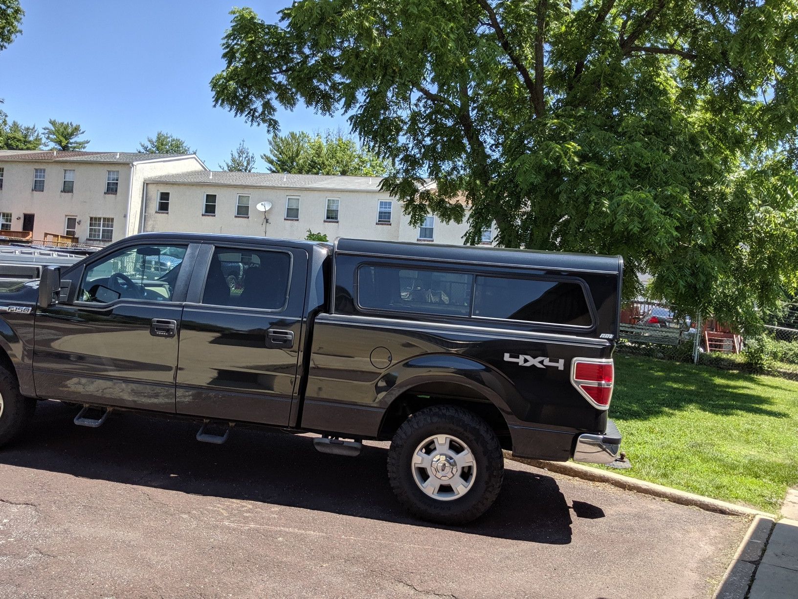 A.r.e. truck cap camper