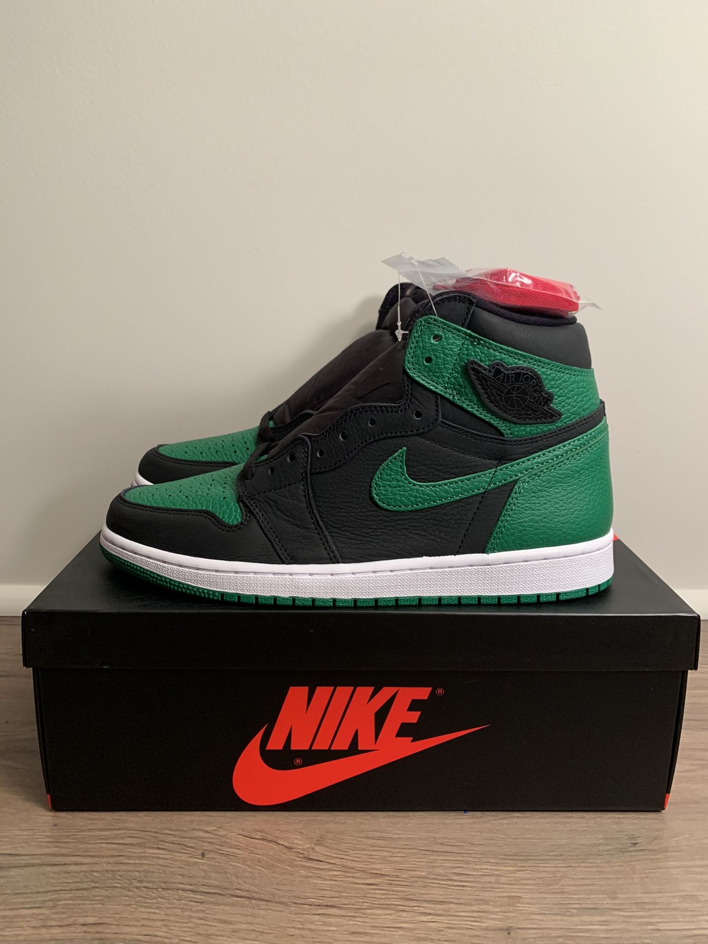 Jordan 1 Retro Pine Green Black