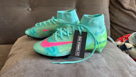 Nike mercurial soccer cleats