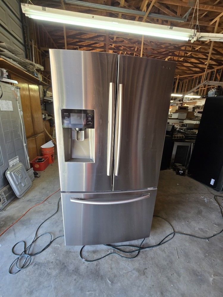 Refrigerator 