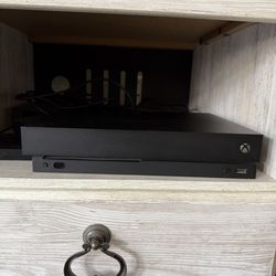 Xbox One X 1TB